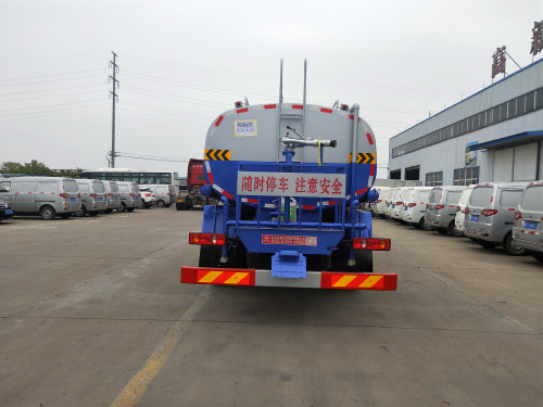 多功能灑水車 多功能灑水車