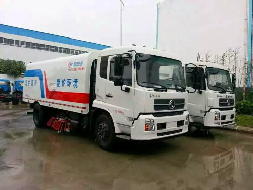 東風(fēng)天錦洗掃車(chē)60分鐘搞定7萬(wàn)平米 逼死清潔工的洗掃車(chē)-湖北程力 東風(fēng)天錦洗掃車(chē)60分鐘搞定7萬(wàn)平米 逼死清潔工的洗掃車(chē)-湖北程力