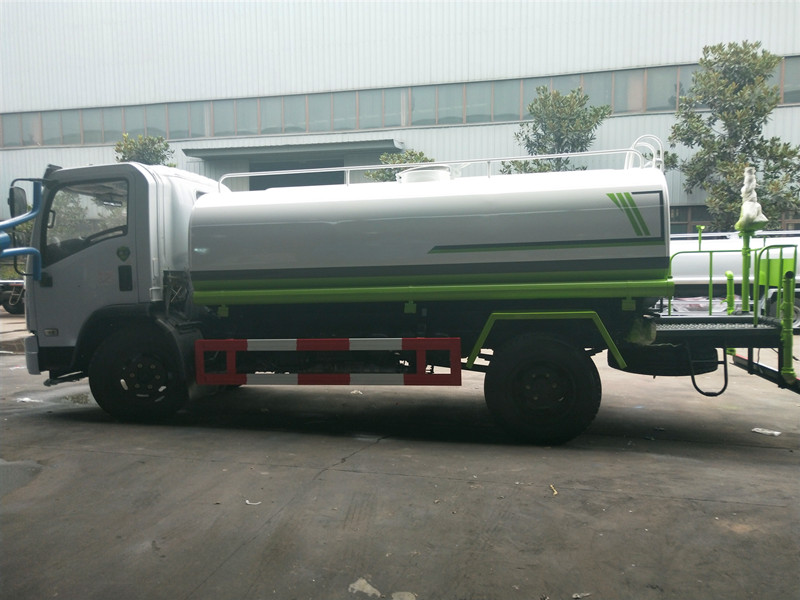 東風(fēng)8噸灑水車  東風(fēng)8噸灑水車