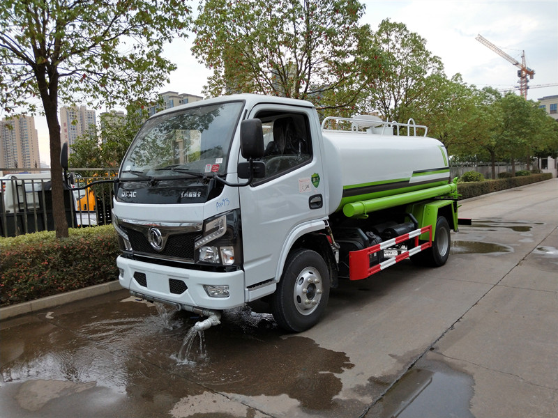 5噸灑水車 5噸灑水車
