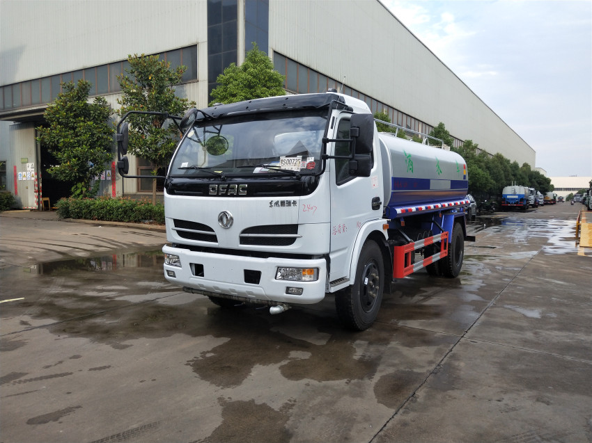 10方灑水車綠化噴灑園林維護,歡迎來電咨詢 10方灑水車綠化噴灑園林維護,歡迎來電咨詢