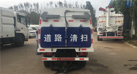 小型福田3噸掃路車(chē)多少錢(qián)一臺(tái) 小型福田3噸掃路車(chē)多少錢(qián)一臺(tái)