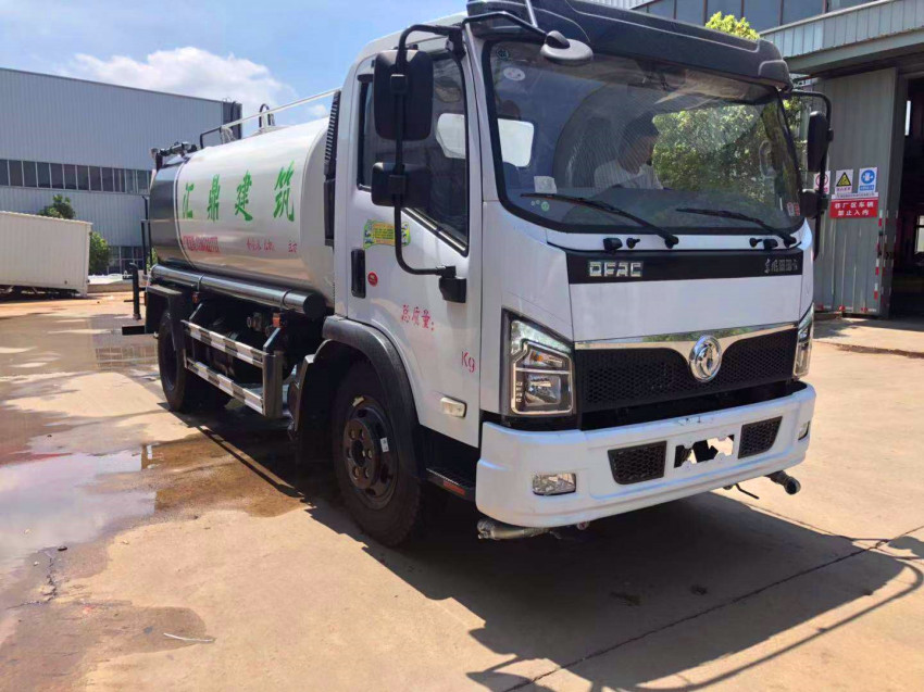 8噸灑水車-程力威牌CLW5120GSS6型灑水車-程力集團(tuán) 8噸灑水車-程力威牌CLW5120GSS6型灑水車-程力集團(tuán)