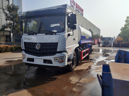 東風灑水車有上藍牌的嗎 能拉多少噸水 東風灑水車有上藍牌的嗎 能拉多少噸水
