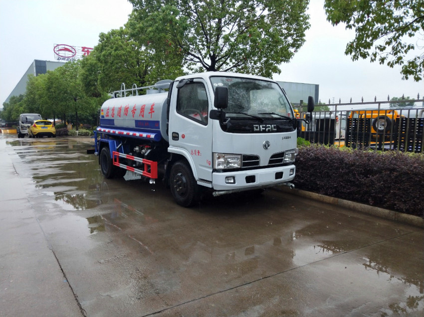 程力東風8噸灑水車價格-優惠價格5千--1萬限數量發售 程力東風8噸灑水車價格-優惠價格5千--1萬限數量發售